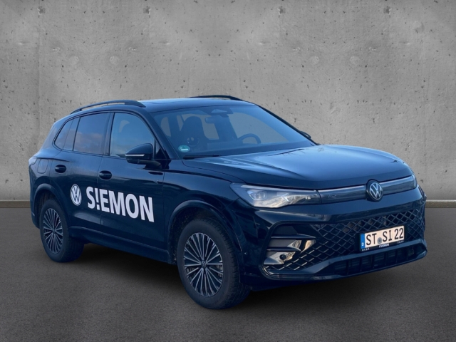 Fahrzeugabbildung Volkswagen Tiguan R-Line 2.0TDI 4MOTION BlackDesign AHK Pano