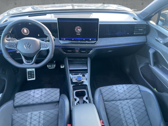 Fahrzeugabbildung Volkswagen Tiguan R-Line 2.0TDI 4MOTION BlackDesign AHK Pano
