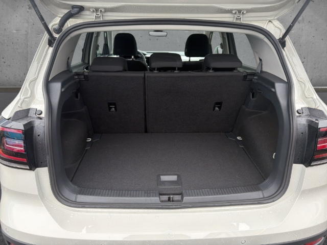 Fahrzeugabbildung Volkswagen T-Cross 1.0 TSI MOVE SHZ AppConnect AHK PDC Klim