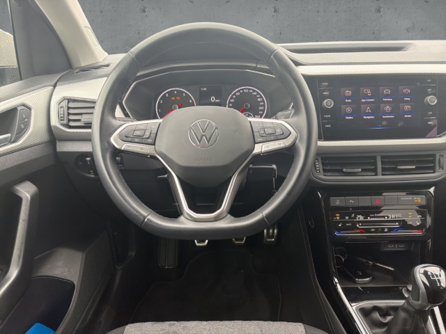 Fahrzeugabbildung Volkswagen T-Cross 1.0 TSI MOVE SHZ AppConnect AHK PDC Klim