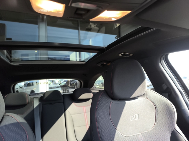 Fahrzeugabbildung Hyundai i30 Kombi 1.5 T-GDI DCT N-Line Navi LED Pano RKam 19LM Allwetter