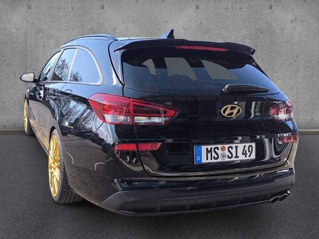 Fahrzeugabbildung Hyundai i30 Kombi 1.5 T-GDI DCT N-Line Navi LED Pano RKam 19LM Allwetter