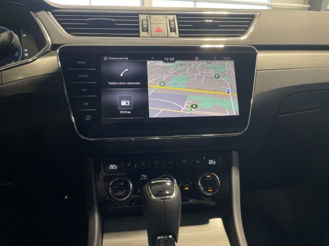 Fahrzeugabbildung SKODA Superb Combi 2.0 TDI DSG STYLE LED NAVI STdhzg LM19 ACC