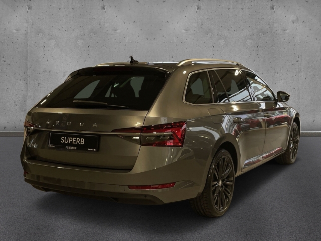 Fahrzeugabbildung SKODA Superb Combi 2.0 TDI DSG STYLE LED NAVI STdhzg LM19 ACC