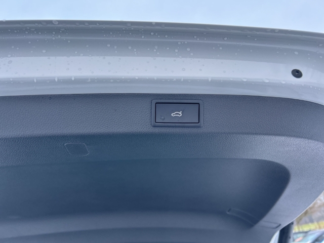 Fahrzeugabbildung SKODA Karoq 1.5 TSI DSG BALANCE LED Navi AHK LM17 Kamera