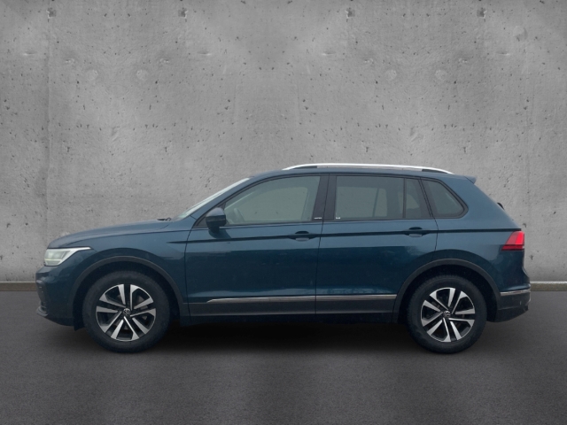 Fahrzeugabbildung Volkswagen Tiguan United AHK NAV KAM HEAD UP PDC SHZ CARPL