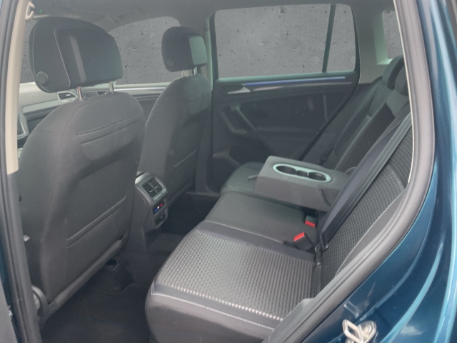 Fahrzeugabbildung Volkswagen Tiguan United AHK NAV KAM HEAD UP PDC SHZ CARPL