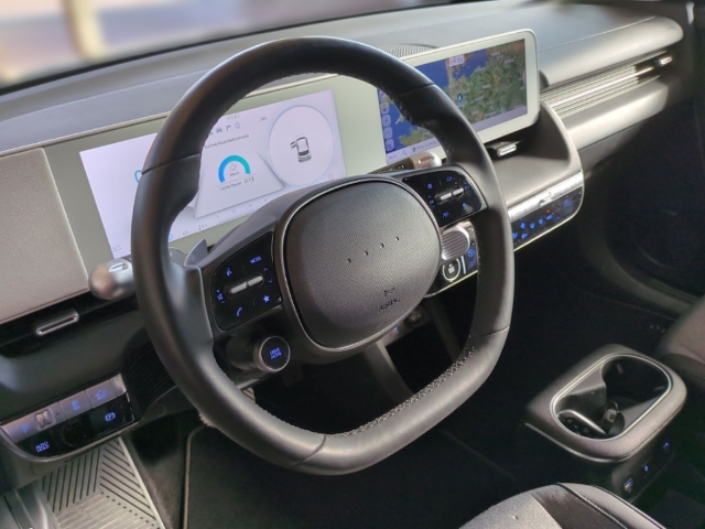 Fahrzeugabbildung Hyundai IONIQ 5 77,4kWh 4WD TECHNIQ Assist 20LM Bose el.Heckklappe Navi Digitales Cockpit
