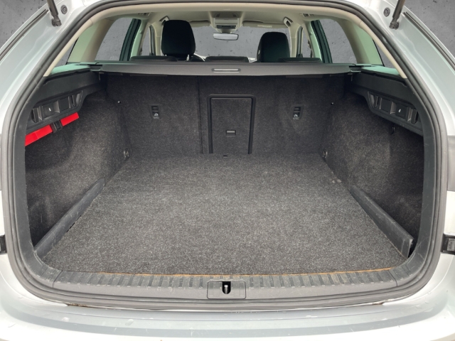 Fahrzeugabbildung SKODA Octavia Combi iV Style AHK Nav ACC HeadUp Kamera