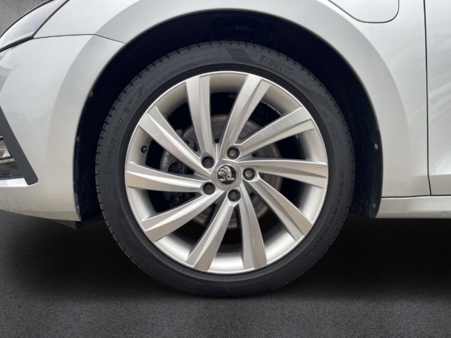 Fahrzeugabbildung SKODA Octavia Combi iV Style AHK Nav ACC HeadUp Kamera