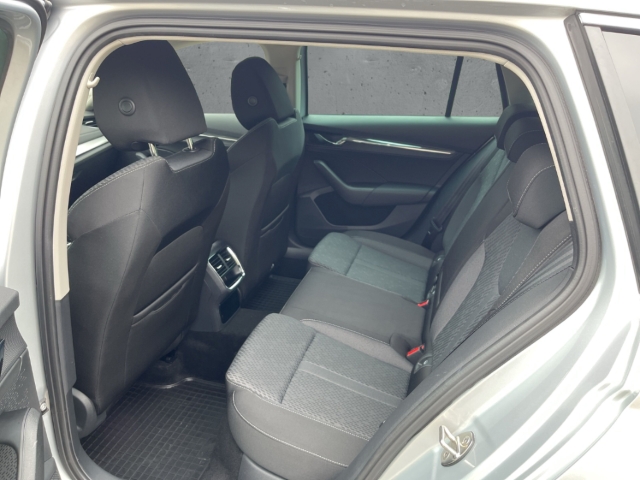 Fahrzeugabbildung SKODA Octavia Combi iV Style AHK Nav ACC HeadUp Kamera