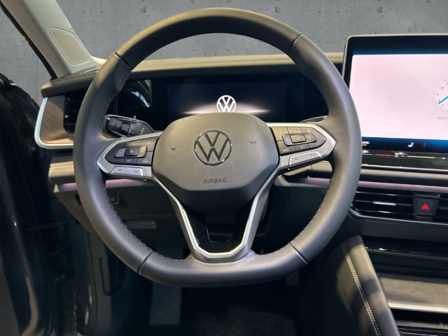 Fahrzeugabbildung Volkswagen Tayron 2.0 TDI DSG Elegance IQ.LIGHT Navi AHK