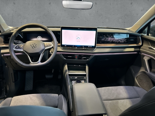 Fahrzeugabbildung Volkswagen Tayron 2.0 TDI DSG Elegance IQ.LIGHT Navi AHK