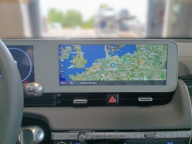 Fahrzeugabbildung Hyundai IONIQ 5 77,4kWh 2WD MY24 UNIQ Assist-P. Panorama HUD Navi Digitales Cockpit Soundsystem