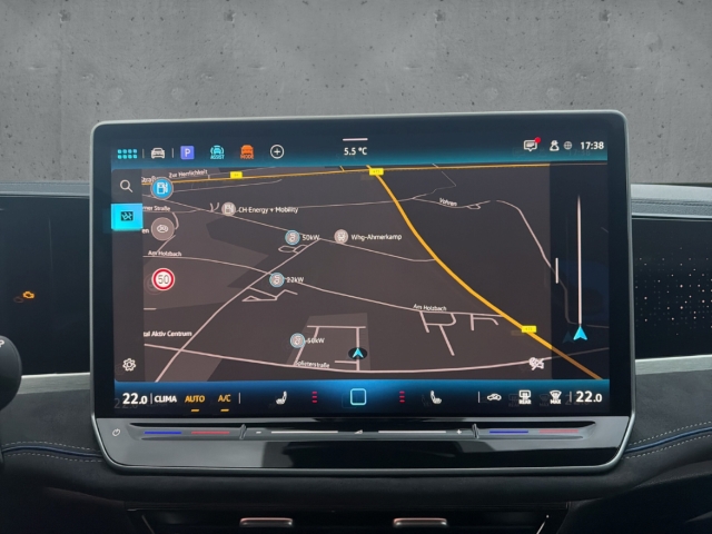 Fahrzeugabbildung Volkswagen Passat Variant 2.0 TDI R-Line elektr.Heck AHK 360