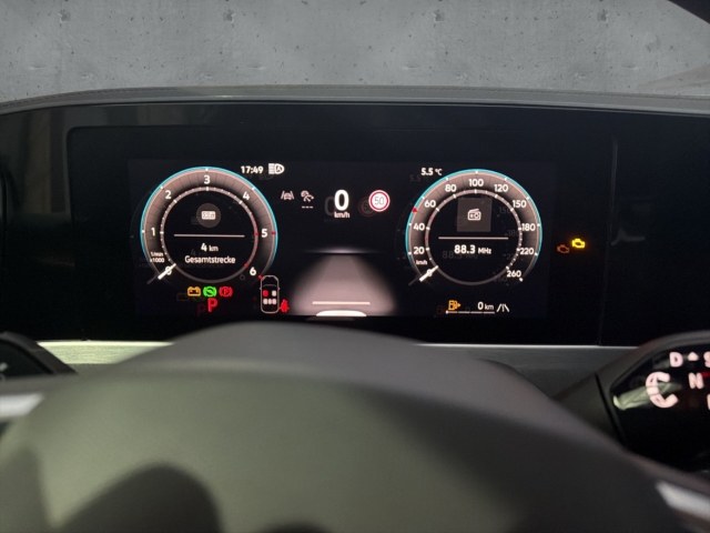 Fahrzeugabbildung Volkswagen Passat Variant 2.0 TDI R-Line elektr.Heck AHK 360