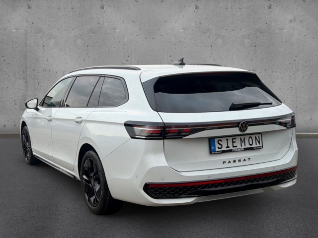 Fahrzeugabbildung Volkswagen Passat Variant 2.0 TDI R-Line elektr.Heck AHK 360