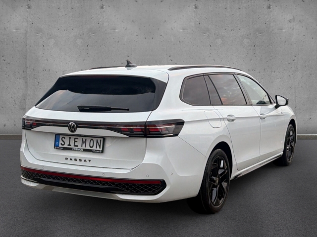 Fahrzeugabbildung Volkswagen Passat Variant 2.0 TDI R-Line elektr.Heck AHK 360
