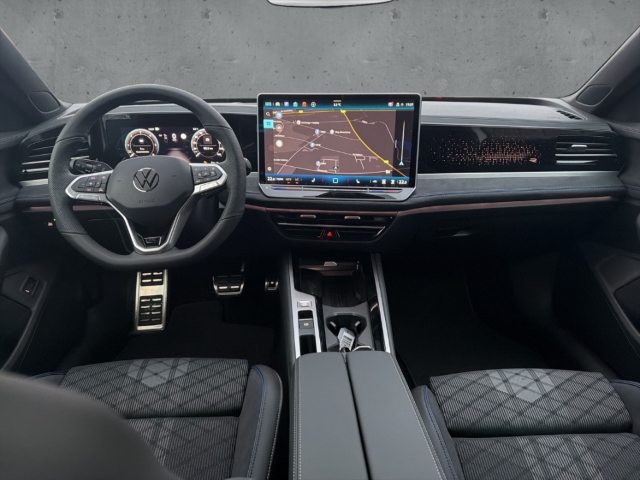 Fahrzeugabbildung Volkswagen Passat Variant 2.0 TDI R-Line elektr.Heck AHK 360