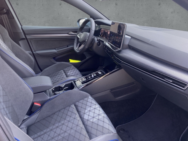 Fahrzeugabbildung Volkswagen Golf 1.5 eTSI R-Line Pano SHZ Keyless ACC R-Kamer