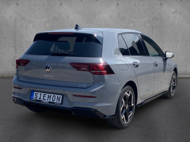 Fahrzeugabbildung Volkswagen Golf 1.5 eTSI R-Line Pano SHZ Keyless ACC R-Kamer