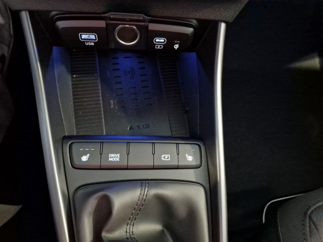 Fahrzeugabbildung Hyundai BAYON MY25 1.0 T-GDi TREND Navi LED CarPlay RKam PDC SHZ