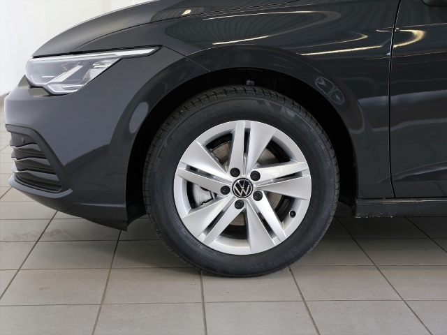 Fahrzeugabbildung Volkswagen Golf Variant 8 1.0TSI Life AHK Navi ACC SHZ RKam