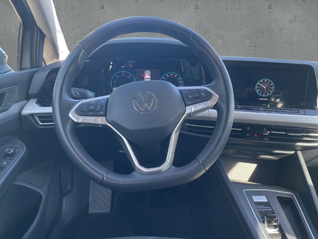 Fahrzeugabbildung Volkswagen Golf 2.0 TDI DSG Life Navi AHK GJR