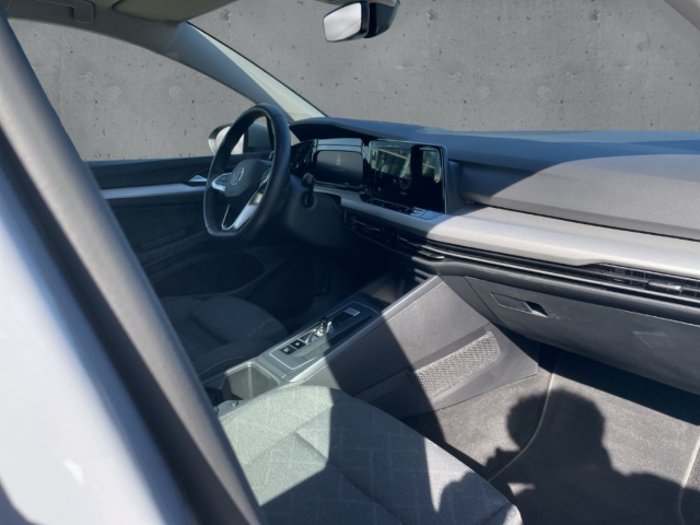 Fahrzeugabbildung Volkswagen Golf 2.0 TDI DSG Life Navi AHK GJR