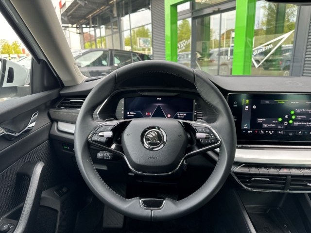 Fahrzeugabbildung SKODA Octavia Combi TDI DSG Style DynLED Navi ACC HuD