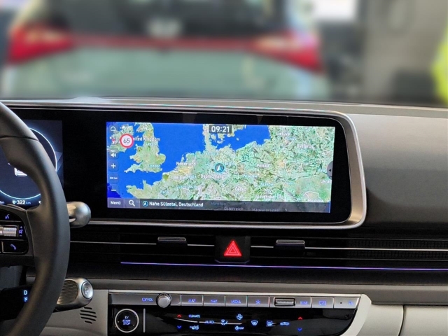 Fahrzeugabbildung Hyundai IONIQ 6 77,4kWh 2WD UNIQ HUD Navi Digitales Cockpit Memory Sitze Soundsystem Bose