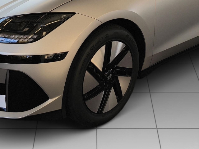 Fahrzeugabbildung Hyundai IONIQ 6 77,4kWh 2WD UNIQ HUD Navi Digitales Cockpit Memory Sitze Soundsystem Bose
