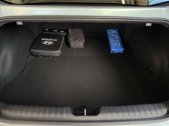 Fahrzeugabbildung Hyundai IONIQ 6 77,4kWh 2WD UNIQ HUD Navi Digitales Cockpit Memory Sitze Soundsystem Bose