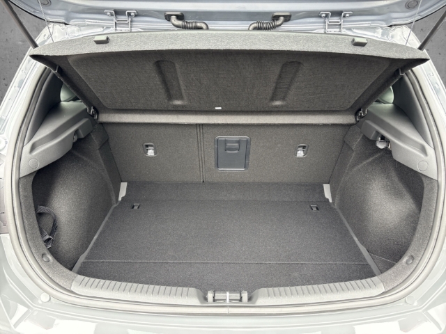 Fahrzeugabbildung Hyundai i30 FL 5-Türer MY25 1.5 MT N-Line Panorama Navi Digitales Cockpit LED Apple