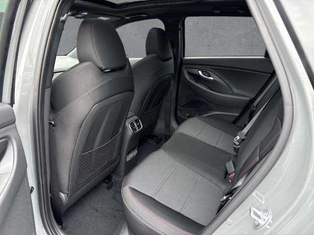 Fahrzeugabbildung Hyundai i30 FL 5-Türer MY25 1.5 MT N-Line Panorama Navi Digitales Cockpit LED Apple