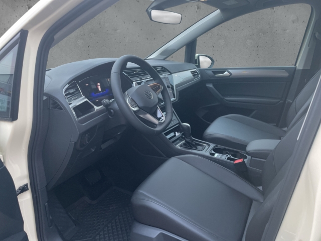 Fahrzeugabbildung Volkswagen Touran Taxi 2.0 TDI DSG Navi GJR el. Heckklappe