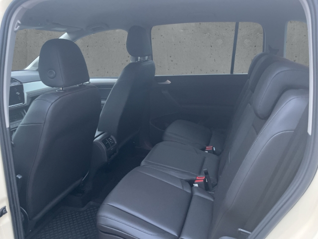 Fahrzeugabbildung Volkswagen Touran Taxi 2.0 TDI DSG Navi GJR el. Heckklappe