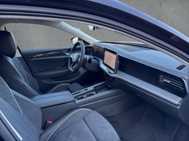 Fahrzeugabbildung Volkswagen Passat Variant 2.0 TDI DSG Business LED Navi AHK