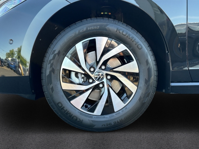 Fahrzeugabbildung Volkswagen Passat Variant 2.0 TDI DSG Business LED Navi AHK