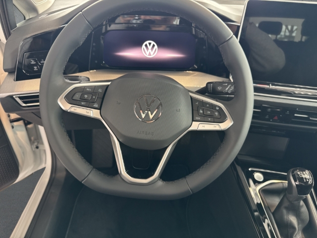 Fahrzeugabbildung Volkswagen Golf VIII 1.5 TSI Style LED ACC AppConnect PDC