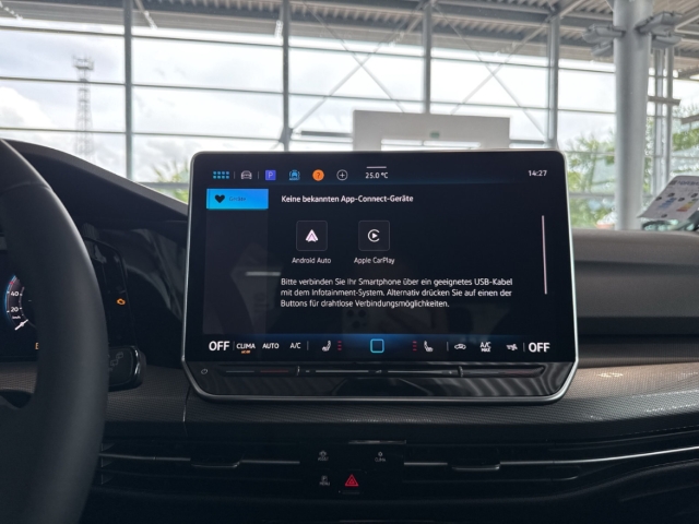 Fahrzeugabbildung Volkswagen Golf VIII 1.5 TSI Style LED ACC AppConnect PDC