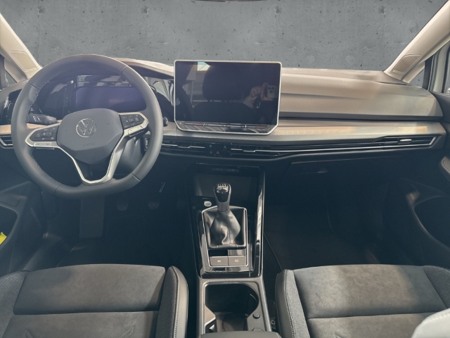 Fahrzeugabbildung Volkswagen Golf VIII 1.5 TSI Style LED ACC AppConnect PDC