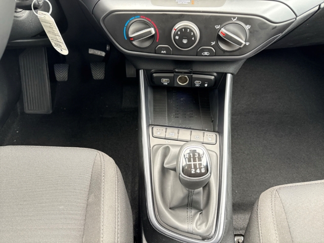 Fahrzeugabbildung Hyundai i20 1.0 T-GDI MT Trend Navi Digitales Cockpit Apple CarPlay Android Auto Fahrerprofil