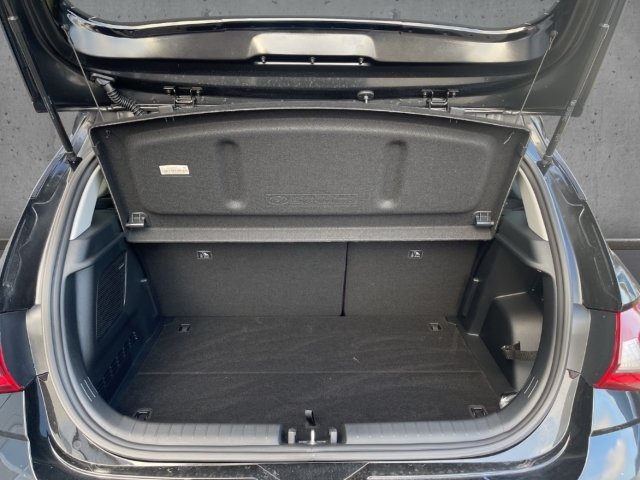 Fahrzeugabbildung Hyundai i20 FL MY25 1.0 T-GDI MT Prime Navi Bose LED Apple CarPlay Android Auto