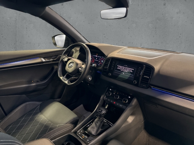 Fahrzeugabbildung SKODA Karoq 1.5 TSI DSG Sportline Klima Navi LED PDC S Sportpaket AD Digitales Cockpit Soundsystem
