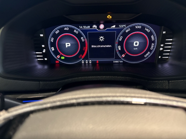 Fahrzeugabbildung SKODA Karoq 1.5 TSI DSG Sportline Klima Navi LED PDC S Sportpaket AD Digitales Cockpit Soundsystem