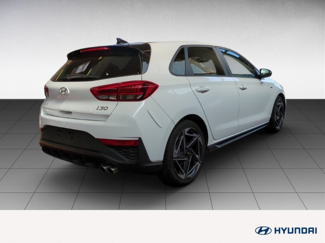 Fahrzeugabbildung Hyundai i30 FL 5trg 1.5 T-GDI 48V MT N-Line Sitz-P. Pano Sportpaket Navi