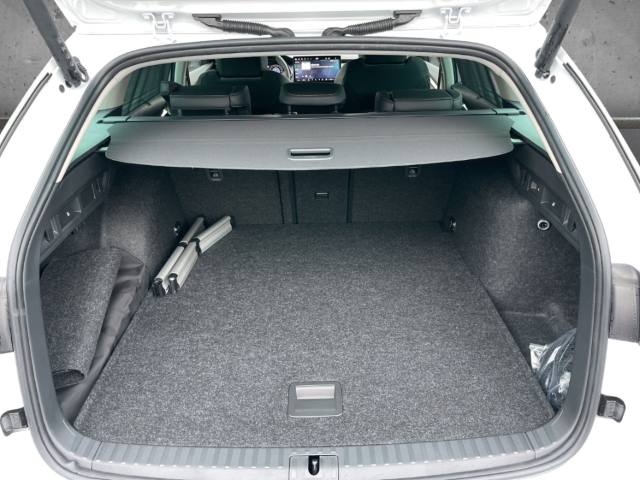 Fahrzeugabbildung SKODA Octavia Combi 1.5 TSI mHEV DSG BALANCE ACC LED