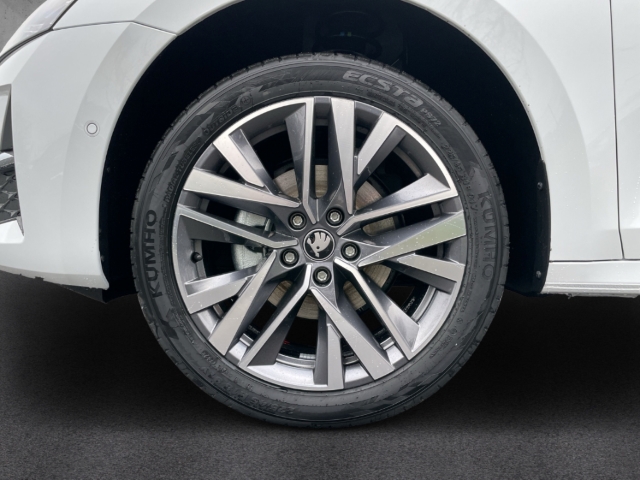 Fahrzeugabbildung SKODA Octavia Combi 1.5 TSI mHEV DSG BALANCE ACC LED