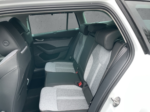 Fahrzeugabbildung SKODA Octavia Combi 1.5 TSI mHEV DSG BALANCE ACC LED